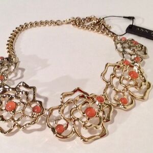 NWT - Ann Taylor Statement Necklace